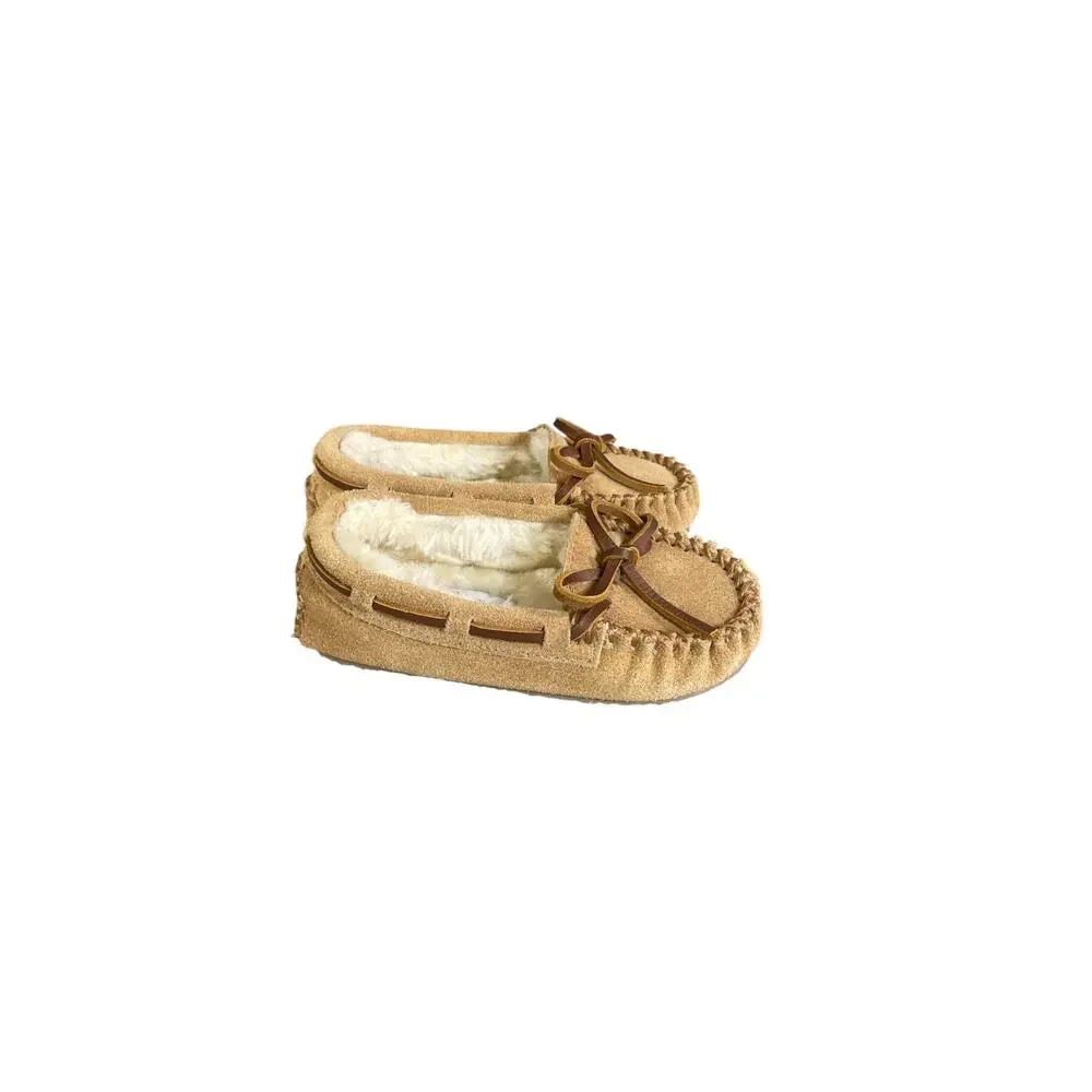 Minnetonka Toddler Tan Leather Moccasin Slippers With Faux Fur Lining Size-7
